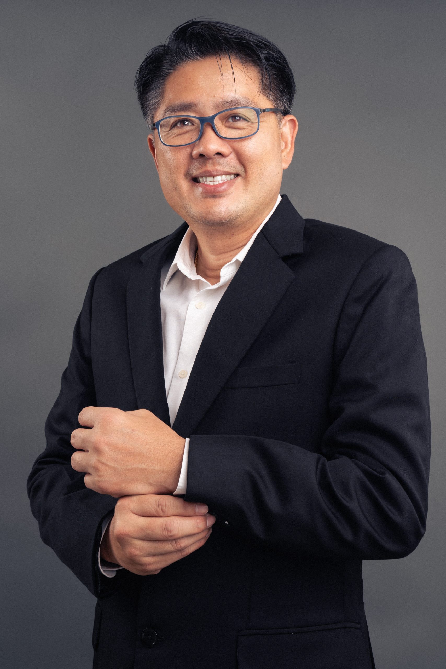Julian Filipe Uygongco, Treasurer
